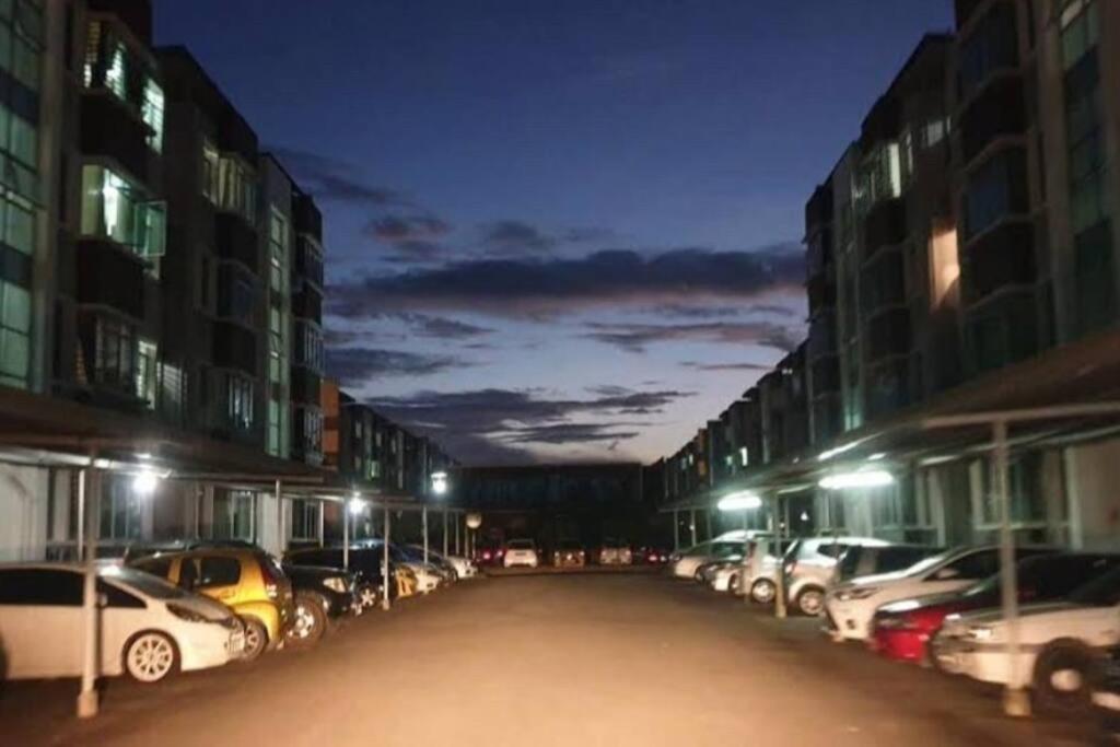 Cybercity Ph1 Near Kkia By Family Homestay Donggongon Exterior foto